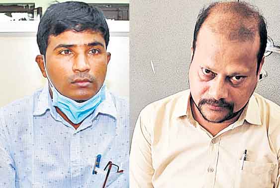 ఏసీబీకి చిక్కిన ఎలక్ట్రికల్ ఏఈ, రెవెన్యూ ఉద్యోగి