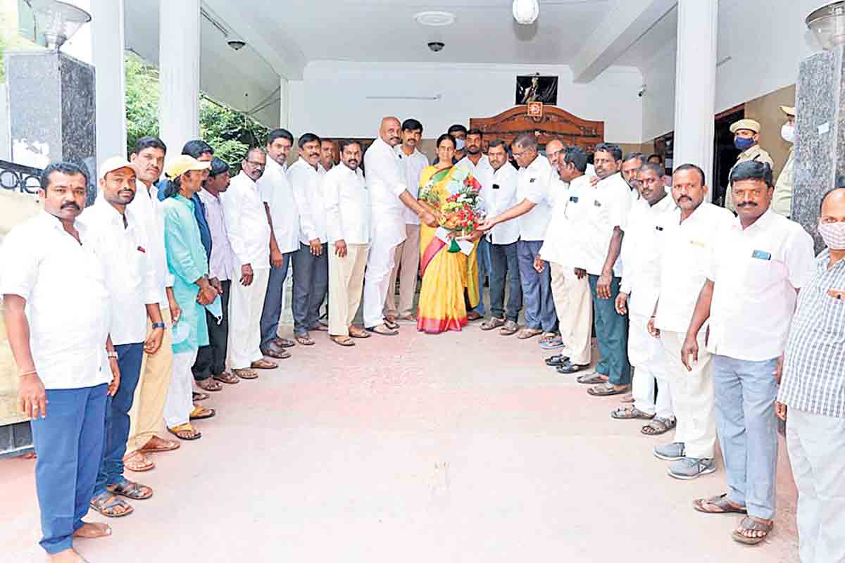 గ్రామాల అభివృద్ధికి కృషిచేస్తా: మంత్రి