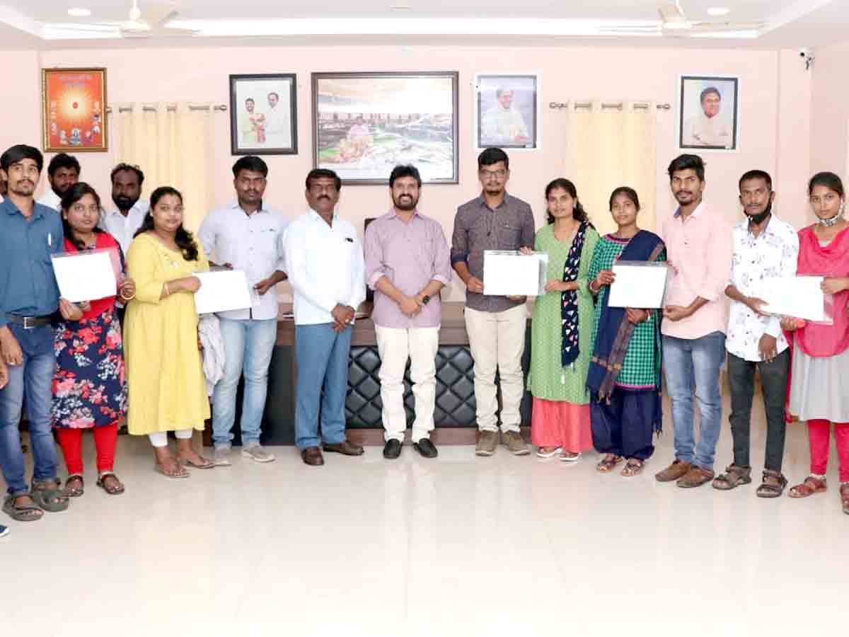 Vikarabad : పేదలకు వరం సీఎం సహాయ నిధి.. ఎమ్మెల్యే మెతుకు ఆనంద్‌