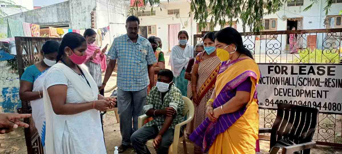 వ్యాక్సినేషన్‌లో వేగం పెంచాలి