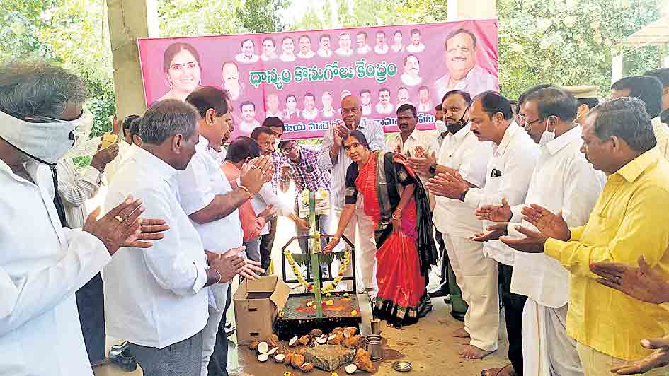 రాజకీయ లబ్ధికోసమే దొంగ దీక్షలు