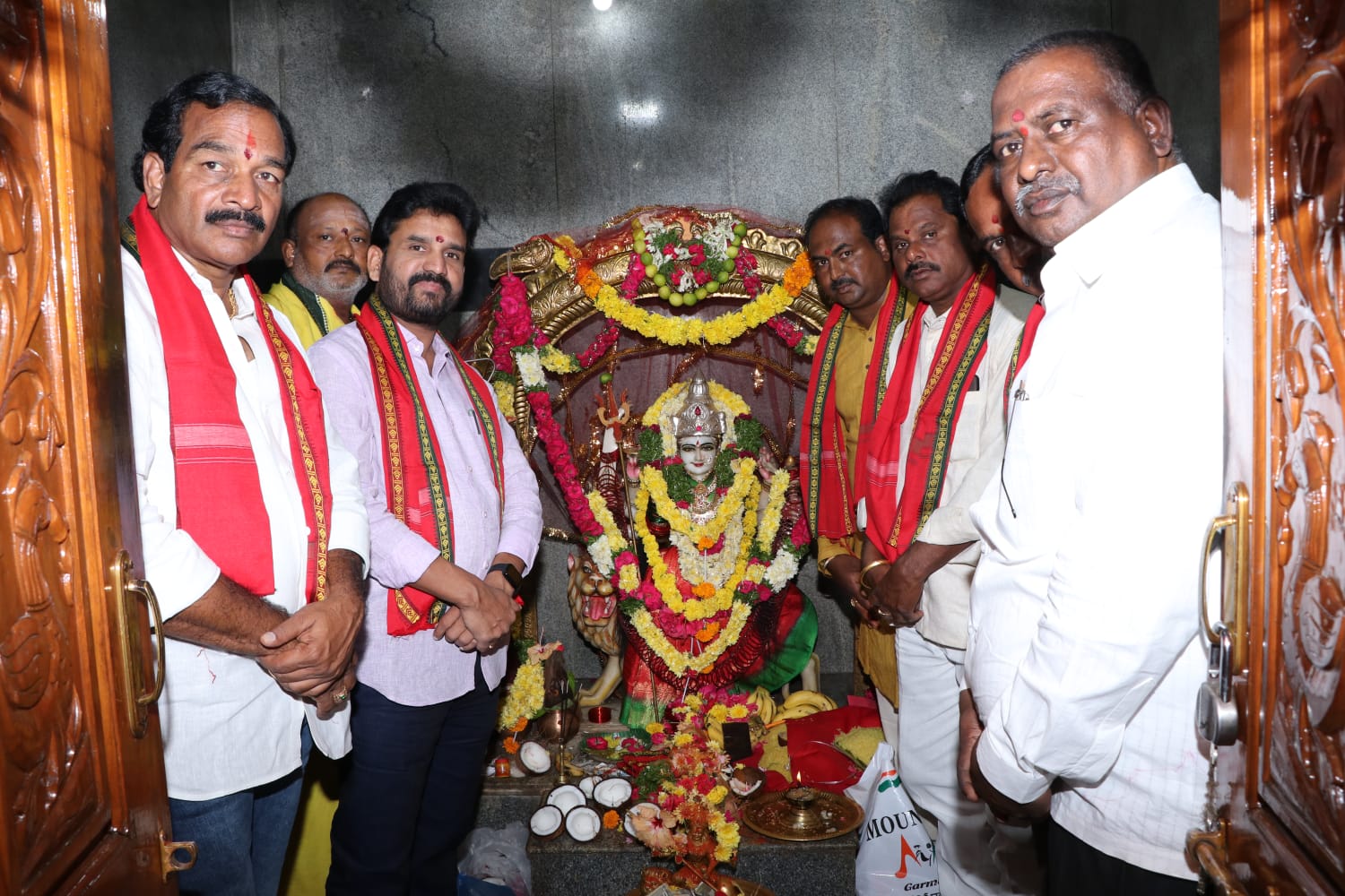 Vikarabad : ప్రజలందరూ ఆయురారోగ్యాలతో ఉండాలి.. ఎమ్మెల్యే మెతుకు ఆనంద్‌