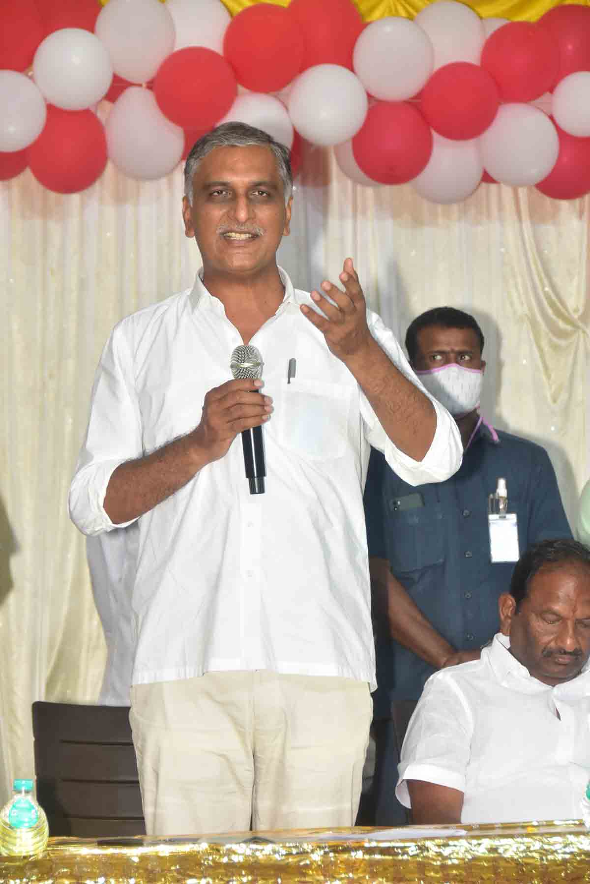 ఆర్యవైశ్యుల ఆత్మగౌరవాన్ని కాపాడుతున్నం