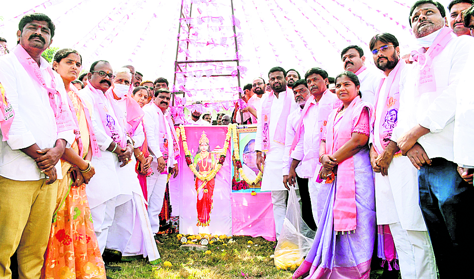 కార్యకర్తలే పార్టీకి వెన్నెముక