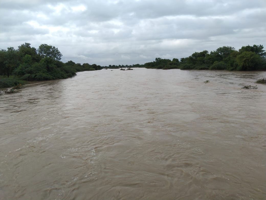 అర్ధరాత్రి కుండపోత