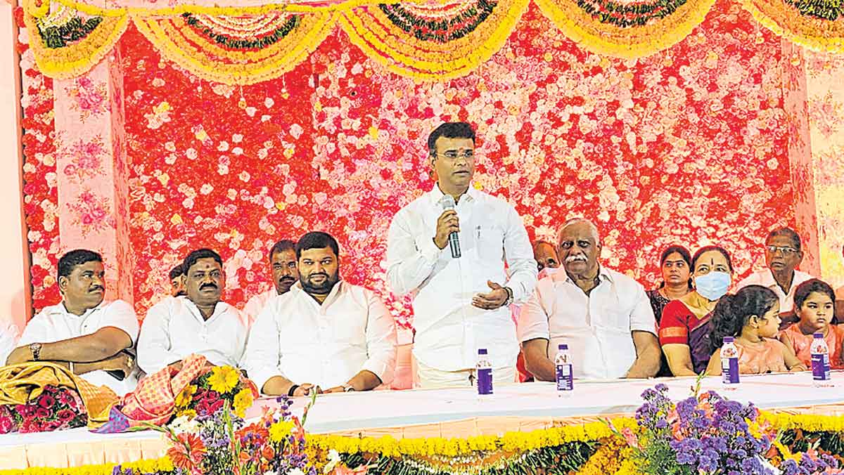 ప్రజావసరాలకు అనుగుణంగా అభివృద్ధి