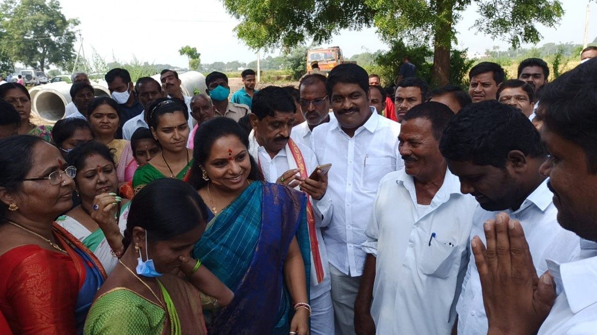 అమ్మవారికి పూజలు.. అభివృద్ధి పనుల పరిశీలన