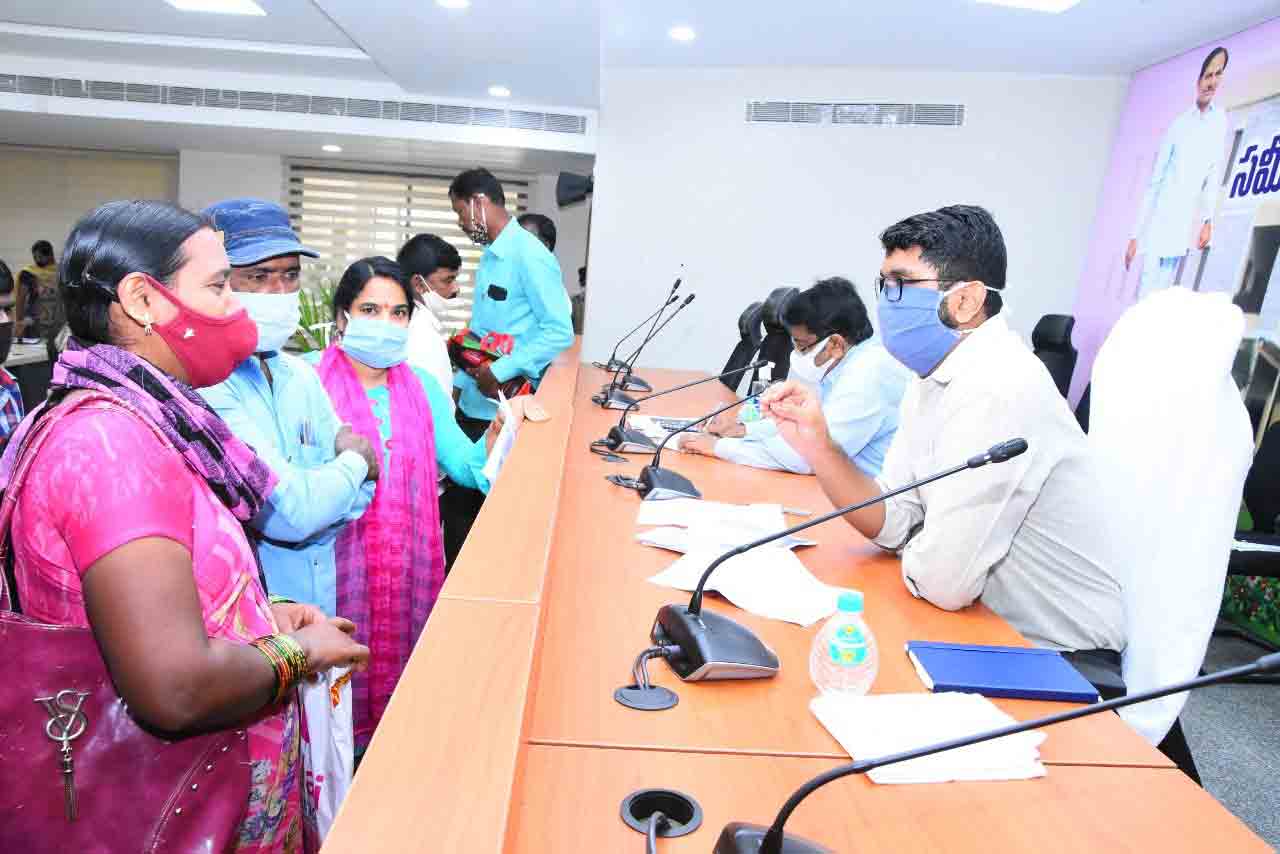 కొవిడ్‌ వ్యాక్సినేషన్‌ను వంద శాతం పూర్తి చేయాలి..