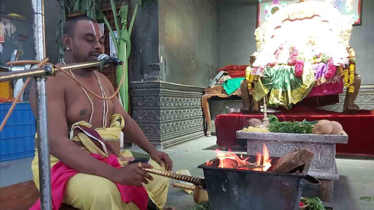 యాదాద్రీశుడికి విశేష పూజలు