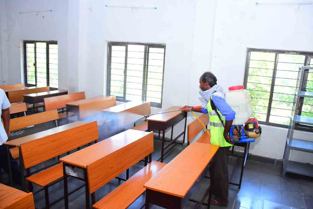 నిమిషం ఆలస్యమైనా నో ఎంట్రీ