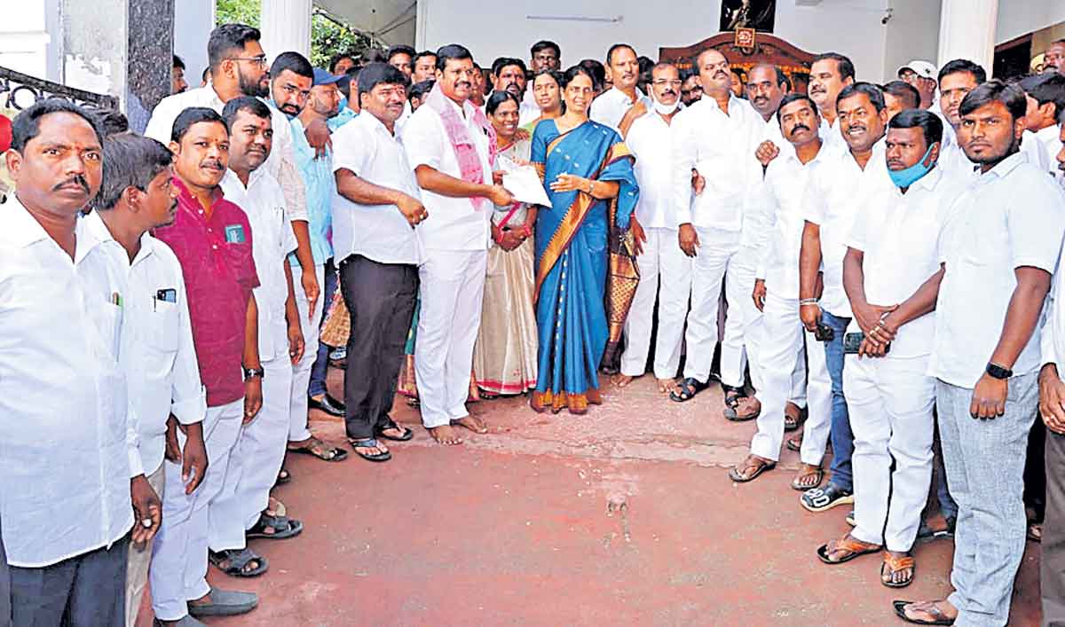 పార్టీని మరింత బలోపేతం చేయాలి