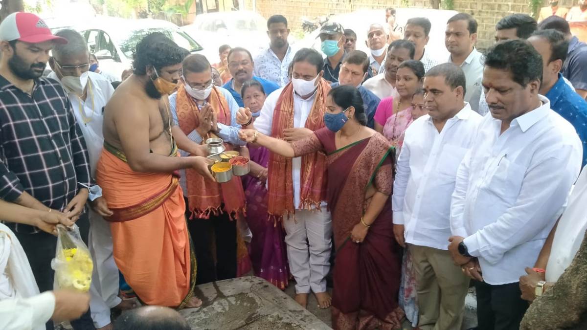 Hyderabad | ఆలయం కమాన్‌ నిర్మాణపనులు ప్రారంభించిన ఎమ్మెల్యే దానం