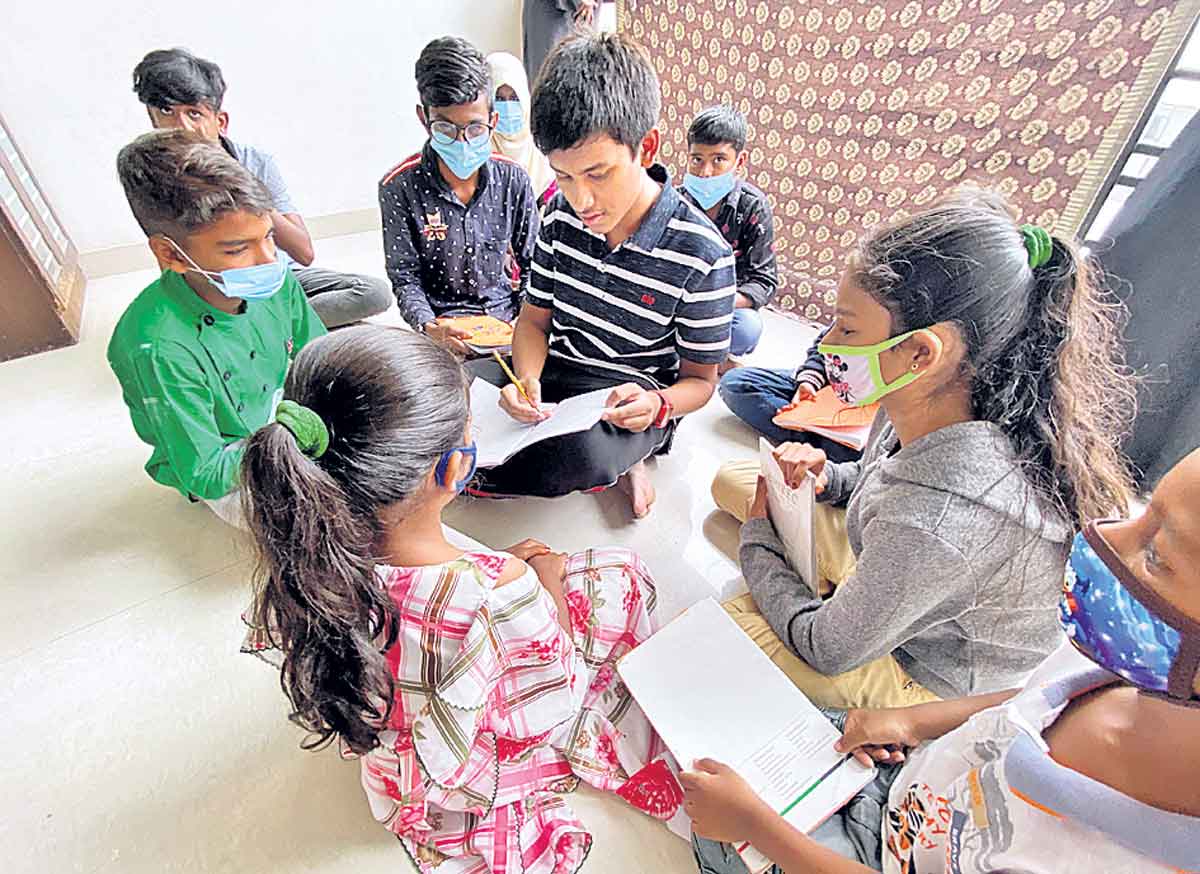 ఆపన్నులకుఅమృత హస్తం