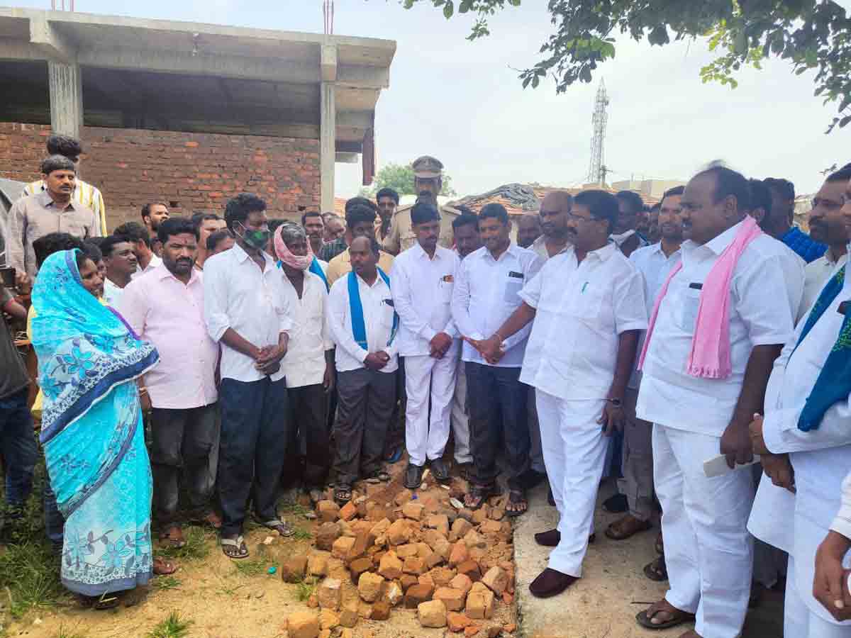 ‘దళితబంధు’పై ఇంత అక్కసు పనికిరాదు..