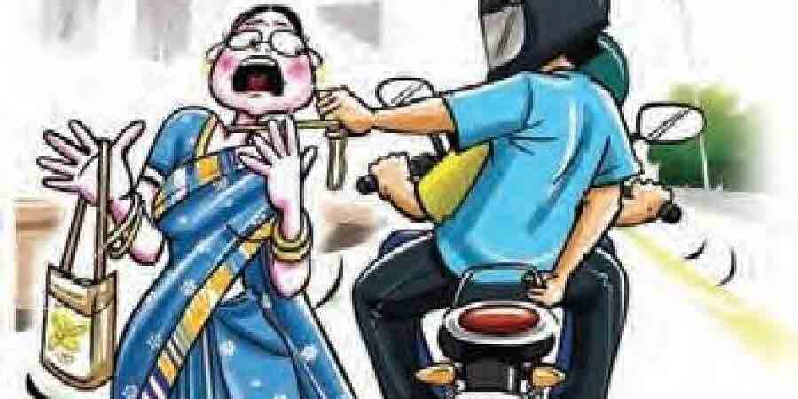 కామారెడ్డి జిల్లాలో రెండు చోట్ల చైన్‌ స్నాచింగ్‌ ..