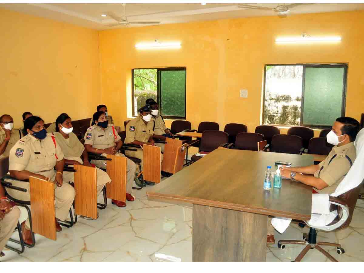 నవరాత్రి ఉత్సవాల్లో షీటీం మరింత అప్రమత్తంగా పనిచేయాలి..