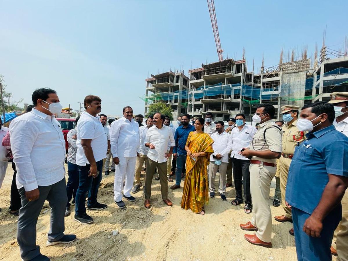 Trs plenary | హైటెక్స్​​‍లో ప్లీనరీ ప‌నులను పరిశీలించిన మంత్రి సబితా ఇంద్రారెడ్డి..