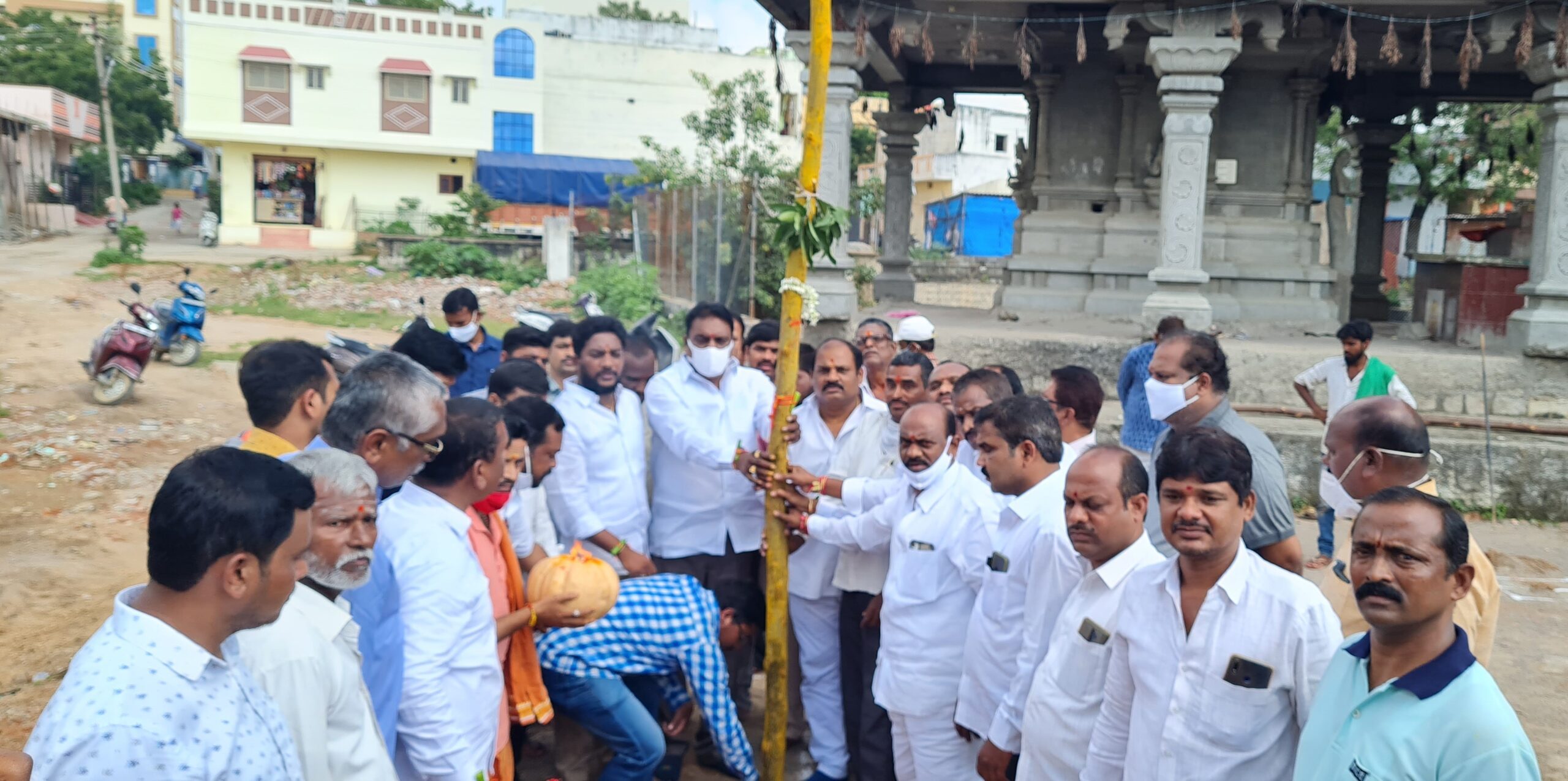 భక్తి శ్రద్ధలతో అమ్మవారి నవరాత్రులు జరుపుకోవాలి : ఎమ్మెల్యే ప్రకాష్‌గౌడ్‌