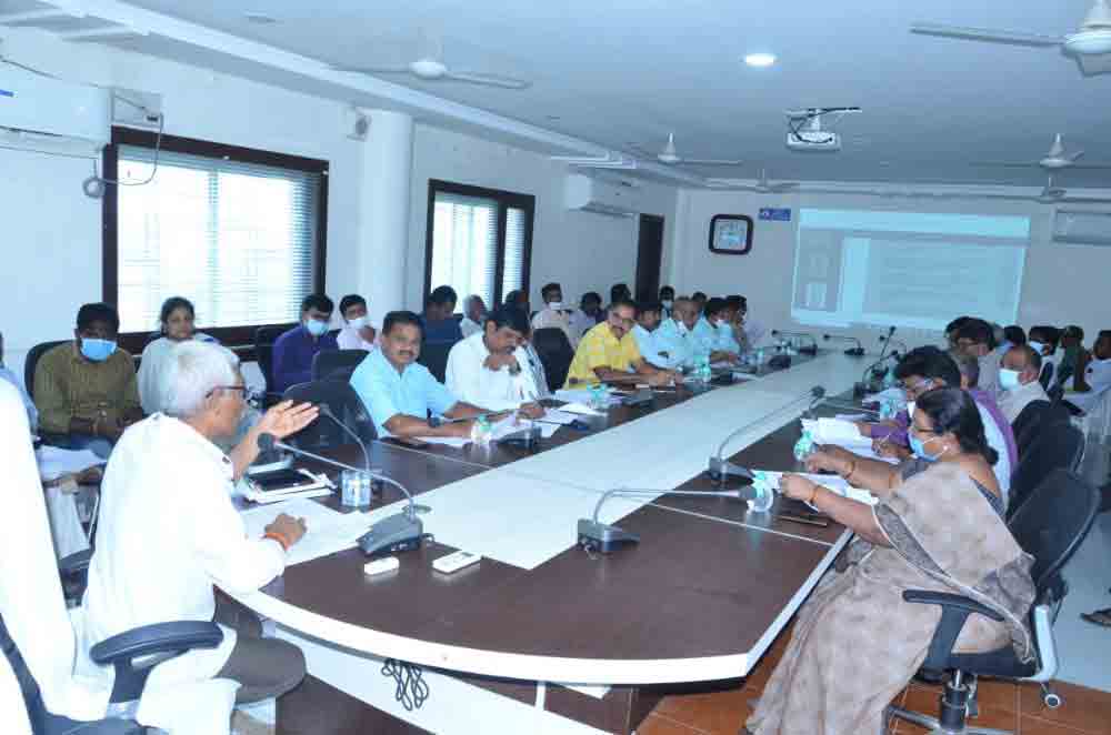 Nagarkurnool: సాగునీటి ప్రాజెక్టులకు అవసరమైన భూసేకరణ జరగాలి.. రాష్ట్ర నీటి పారుదల ఓఎస్డీ మనోహర్