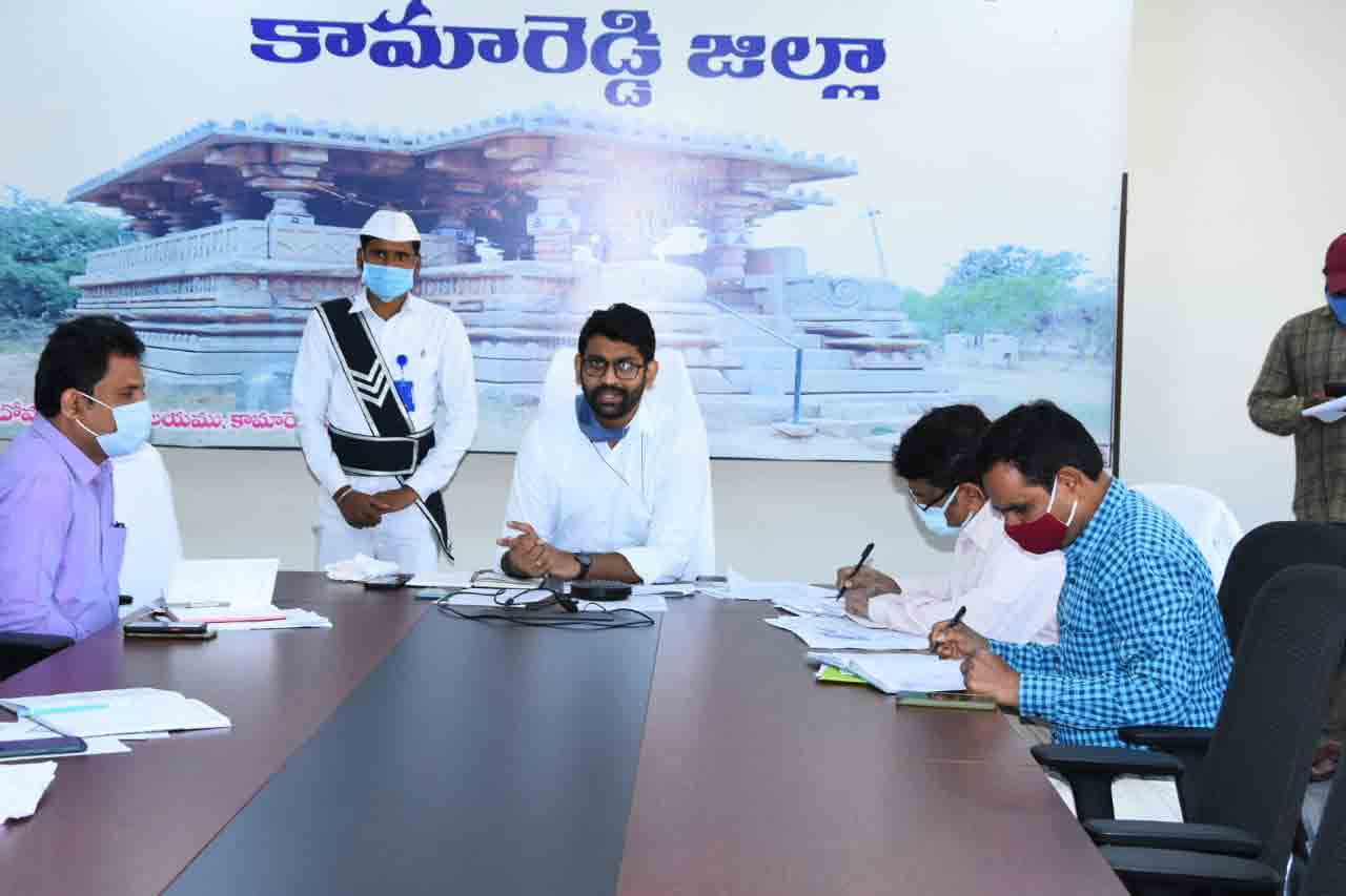 కొవి‌డ్‌ వ్యాక్సినేషన్‌ను వంద శాతం పూర్తి చేయాలి..