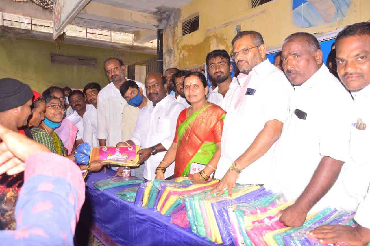 మహిళా సంక్షేమానికి పెద్దపీఠ: ఎమ్మెల్యే చిరుమర్తి