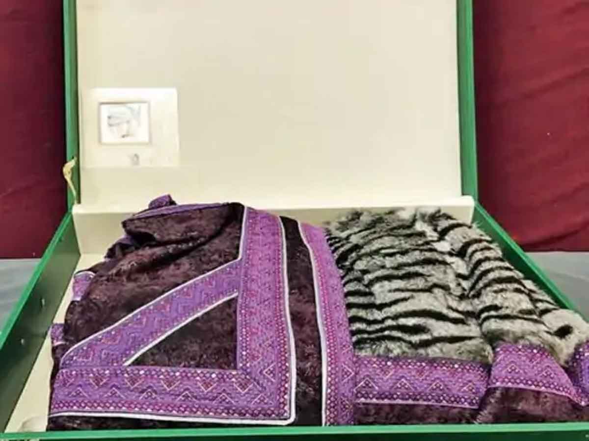 Fake gifts : ట్రంప్‌కు సౌదీ రాజు ఇచ్చినవి నకిలీ బహుమతులంట.. దర్యాప్తులో బట్టబయలు