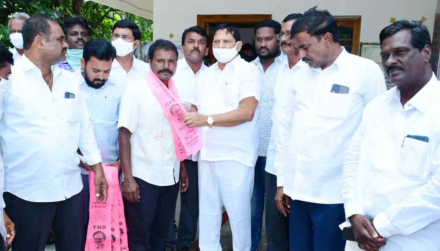 Miryalaguda: సంక్షేమ పథకాలకు ఆకర్శితు లై పార్టీలో చేరికలు.. ఎమ్మెల్యే భాస్కర్‌రావు