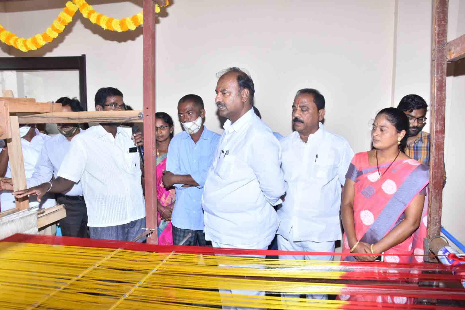 Gadwal: చేనేత కార్మికులకు పెద్దపీట: ఎమ్మెల్యే కృష్ణమోహన్‌రెడ్డి