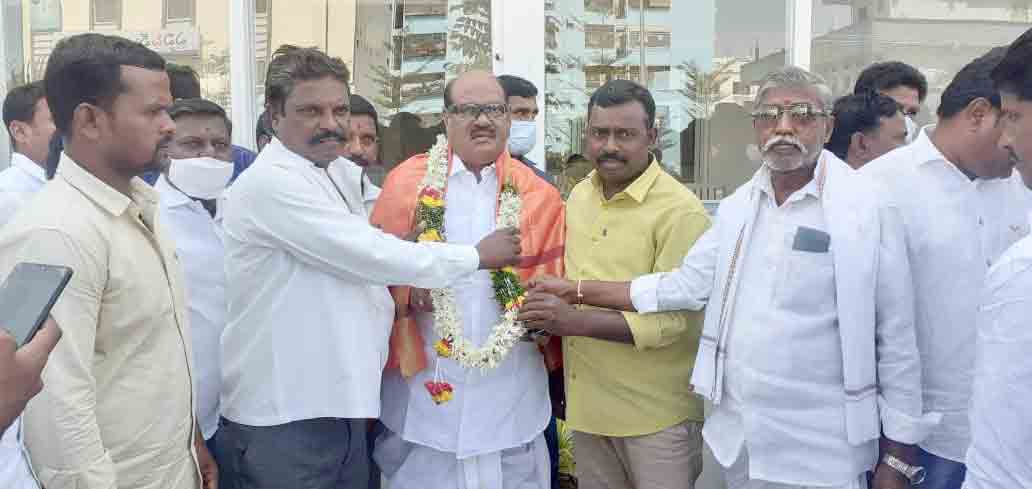 నాయకులు సమన్వయంతో ముందుకు సాగితే సమస్యలు తలెత్తవు..