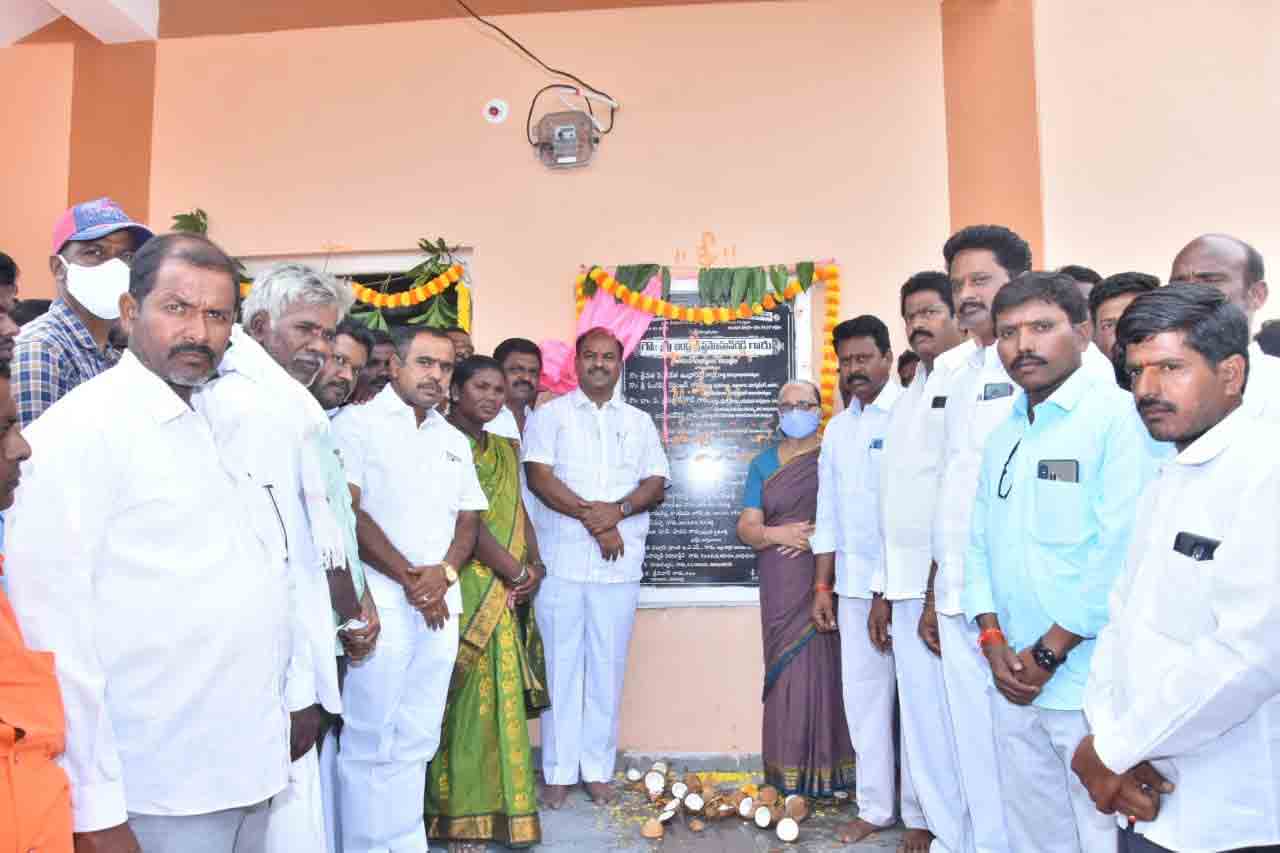 కేటీదొడ్డిని అన్ని రంగాల్లో అభివృద్ధి చేస్తున్నాం: ఎమ్మెల్యే బండ్ల కృష్ణమోహన్‌రెడ్డి