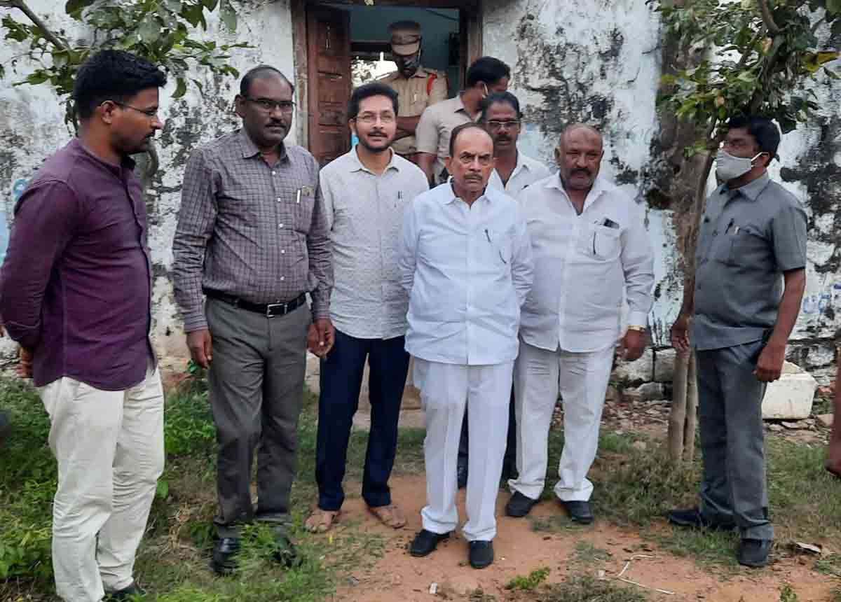 వెటర్నరీ దవాఖానకు రూ.25 లక్షలు