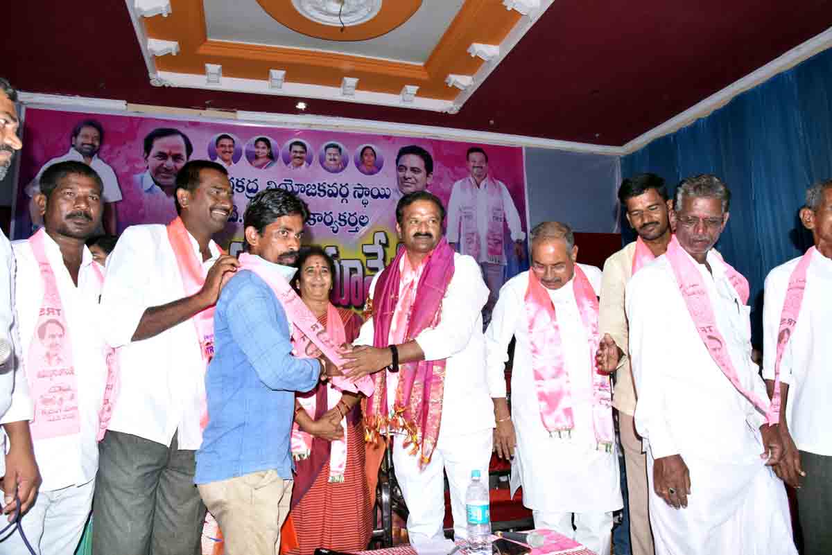 ఊరికో బస్సు