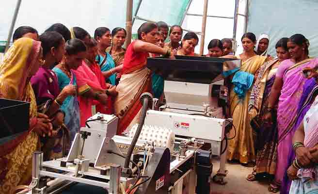 లక్ష్యం దిశగా..