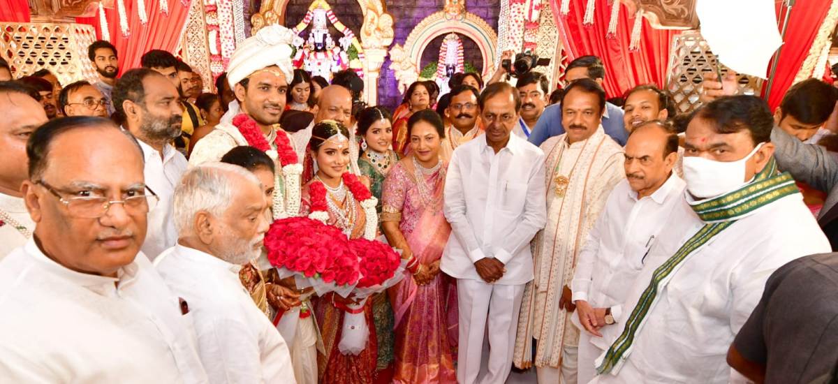 Cm kcr |ఎమ్మెల్యే సుధీర్ రెడ్డి కుమారుడి పెండ్లికి హాజరైన సీఎం కేసీఆర్‌