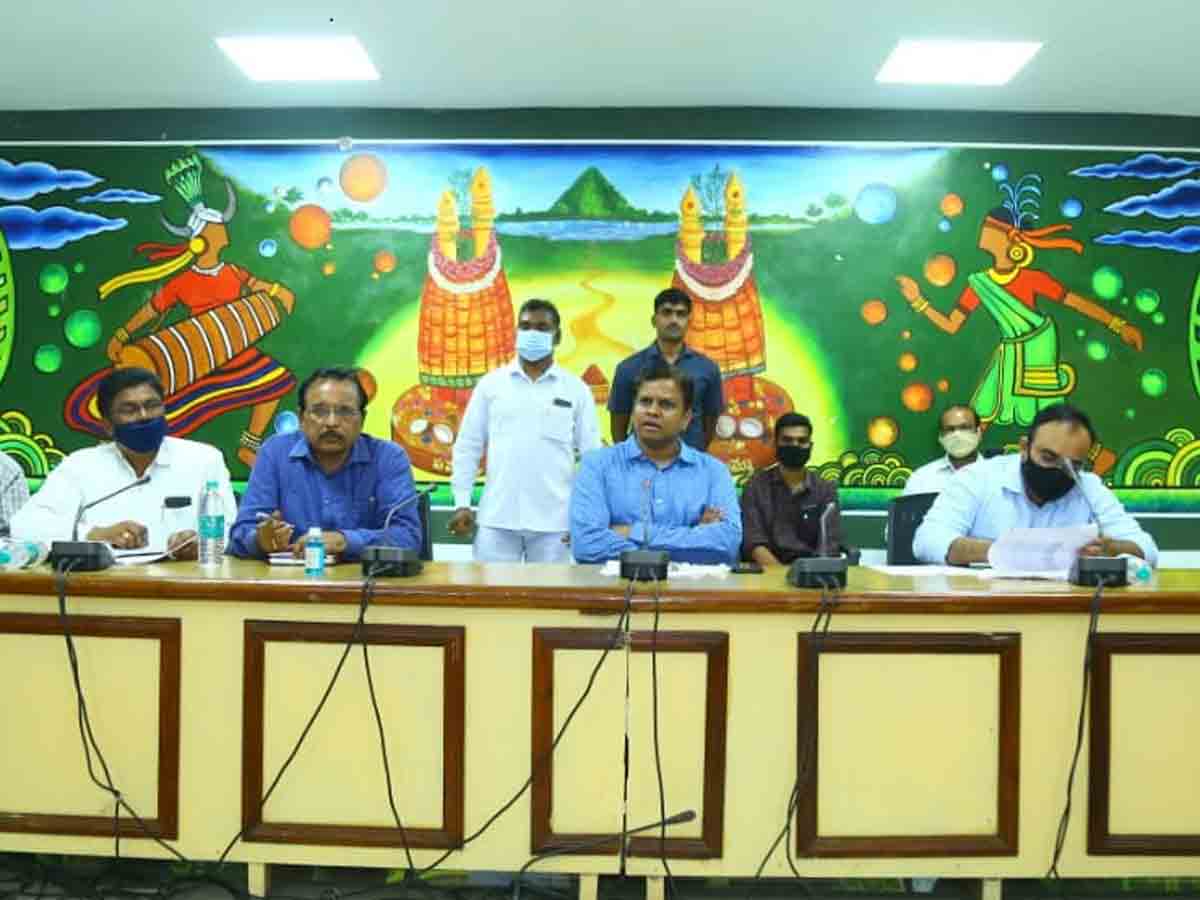 Mulugu : నాణ్యమైన విద్యను అందించాలి.. జిల్లా కలెక్టర్‌