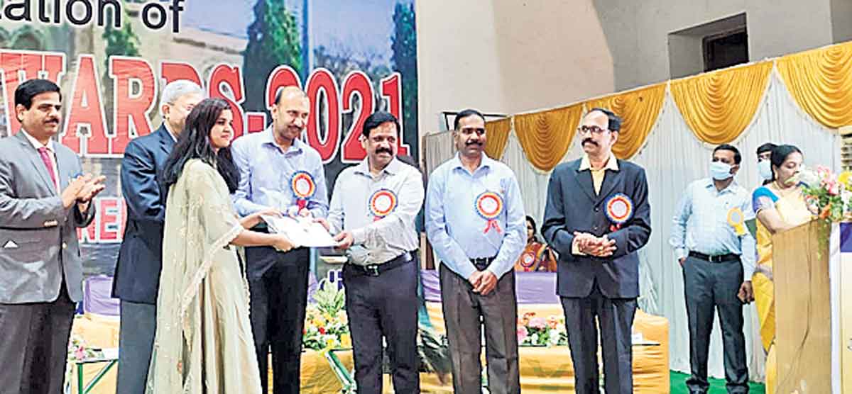 నూతన సాంకేతికతను అందిపుచ్చుకోవాలి