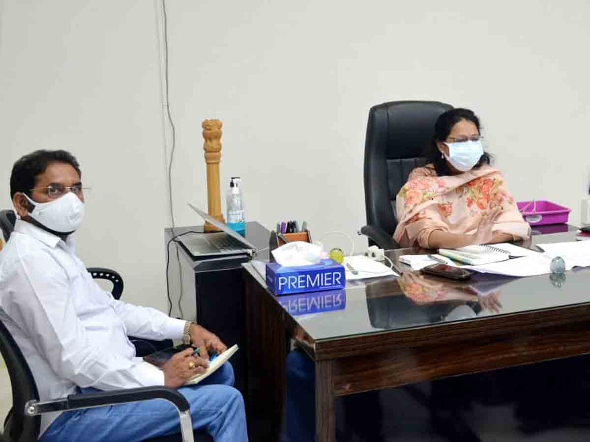 Vikarabad : వ్యాక్సినేషన్‌ వందశాతం పూర్తి చేయాలి.. వికారాబాద్‌ జిల్లా కలెక్టర్‌ నిఖిల