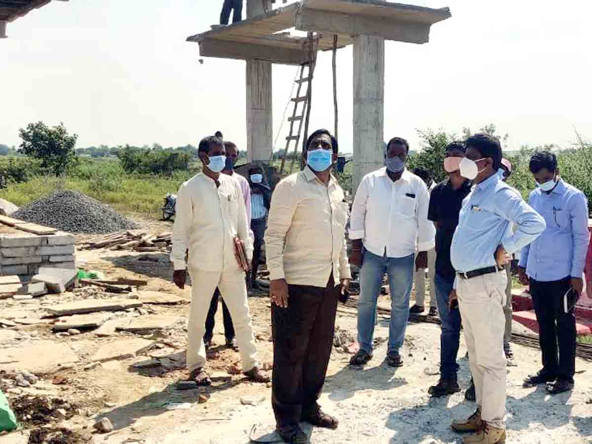 Vikarabad : అభివృద్ధి పనులను పూర్తి చేయాలి.. అదనపు కలెక్టర్ చంద్రయ్య