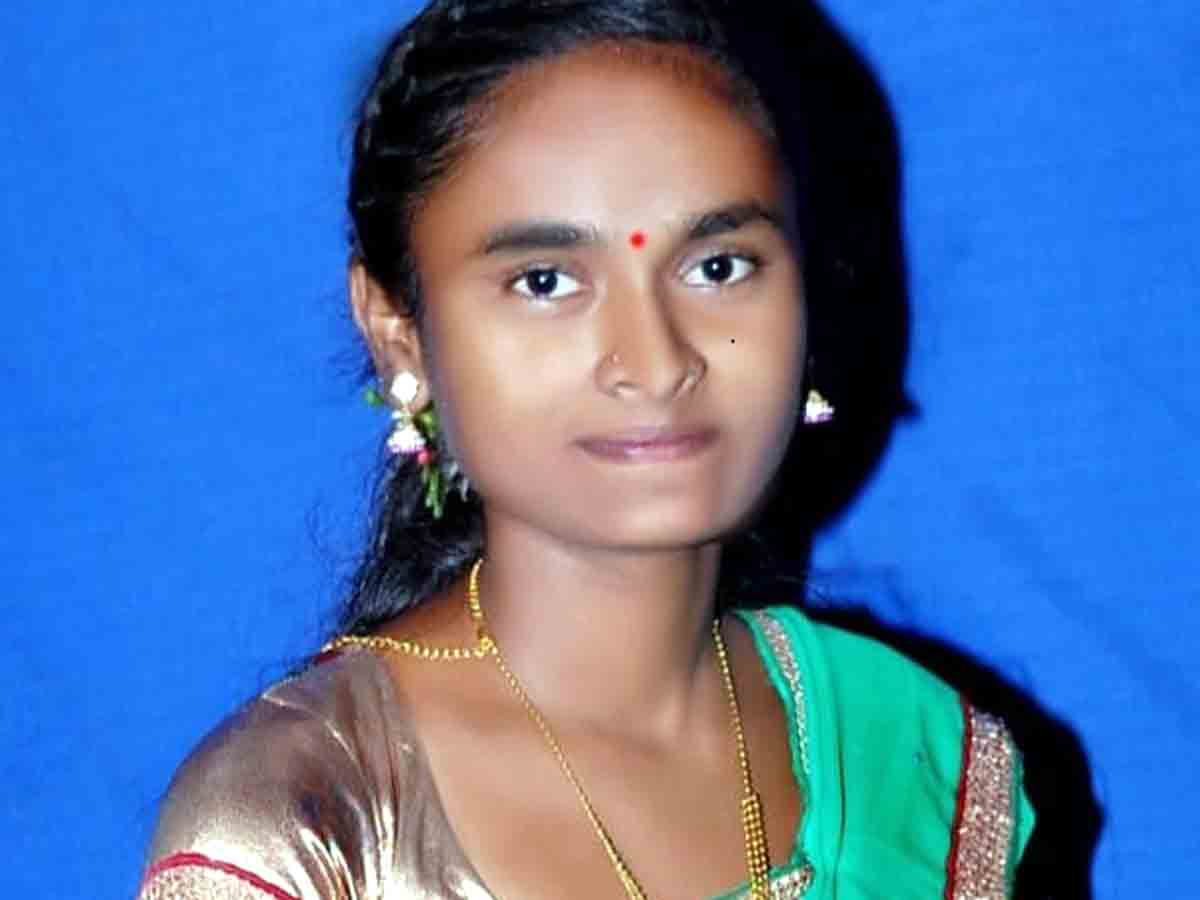 Vikarabad : పురుగుల మందు తాగి  బాలిక ఆత్మహత్య