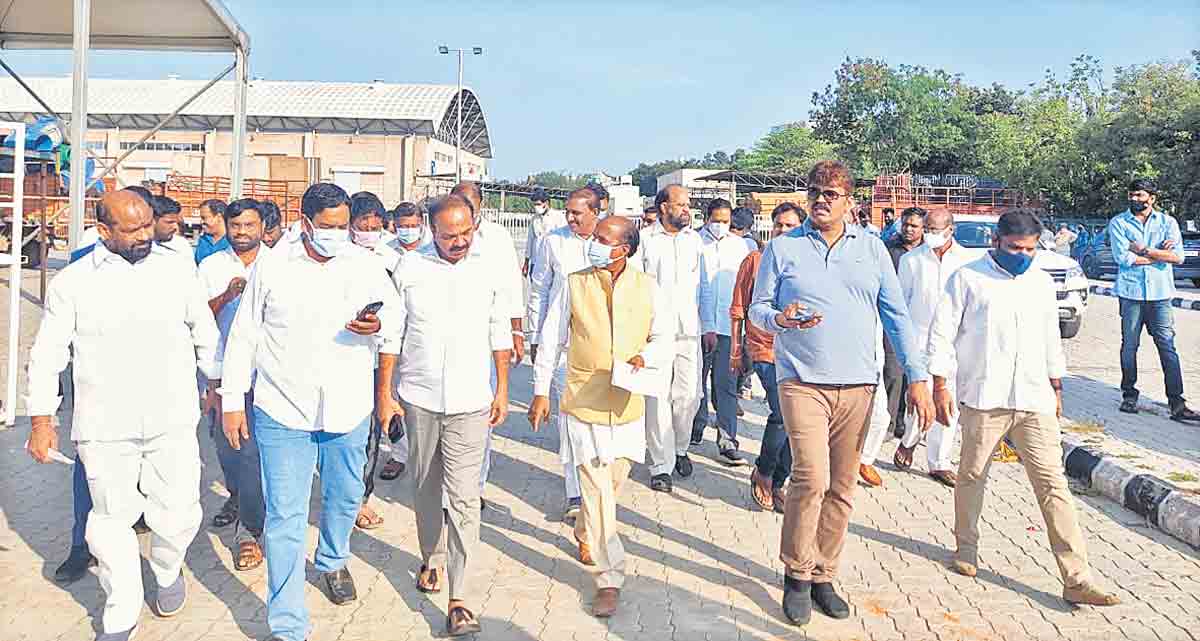 గులాబీ పండుగకు.. చకచకా ఏర్పాట్లు