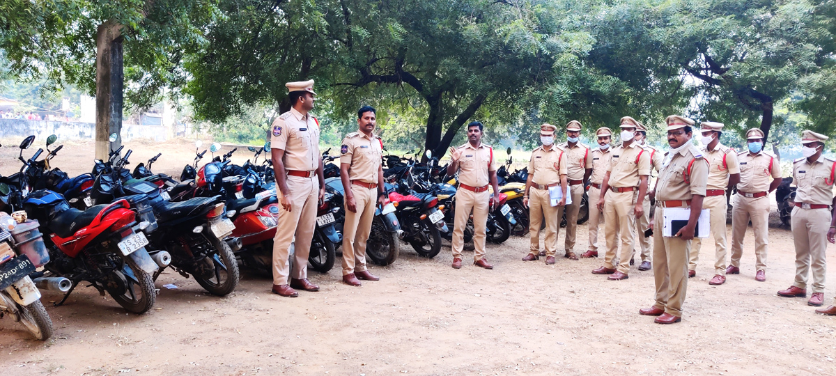 రామాపురంలో కార్డన్‌ సెర్చ్‌