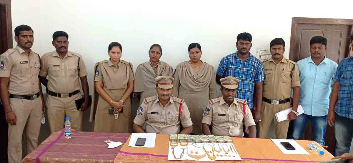 నగలు దోచి.. భూమిలో దాచి