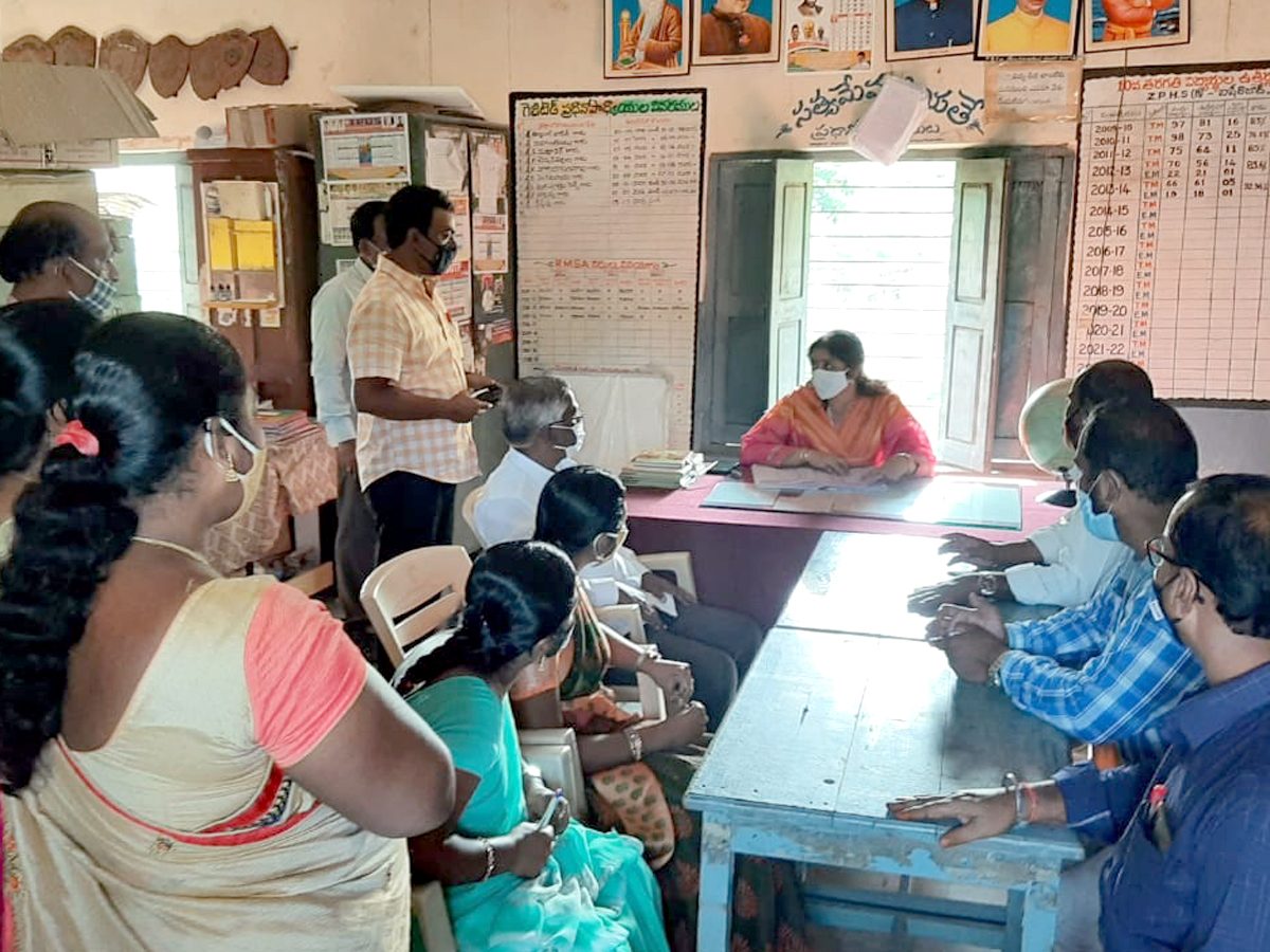 Rangareddy : ఉపాధ్యాయులు సమయపాలన పాటించాలి