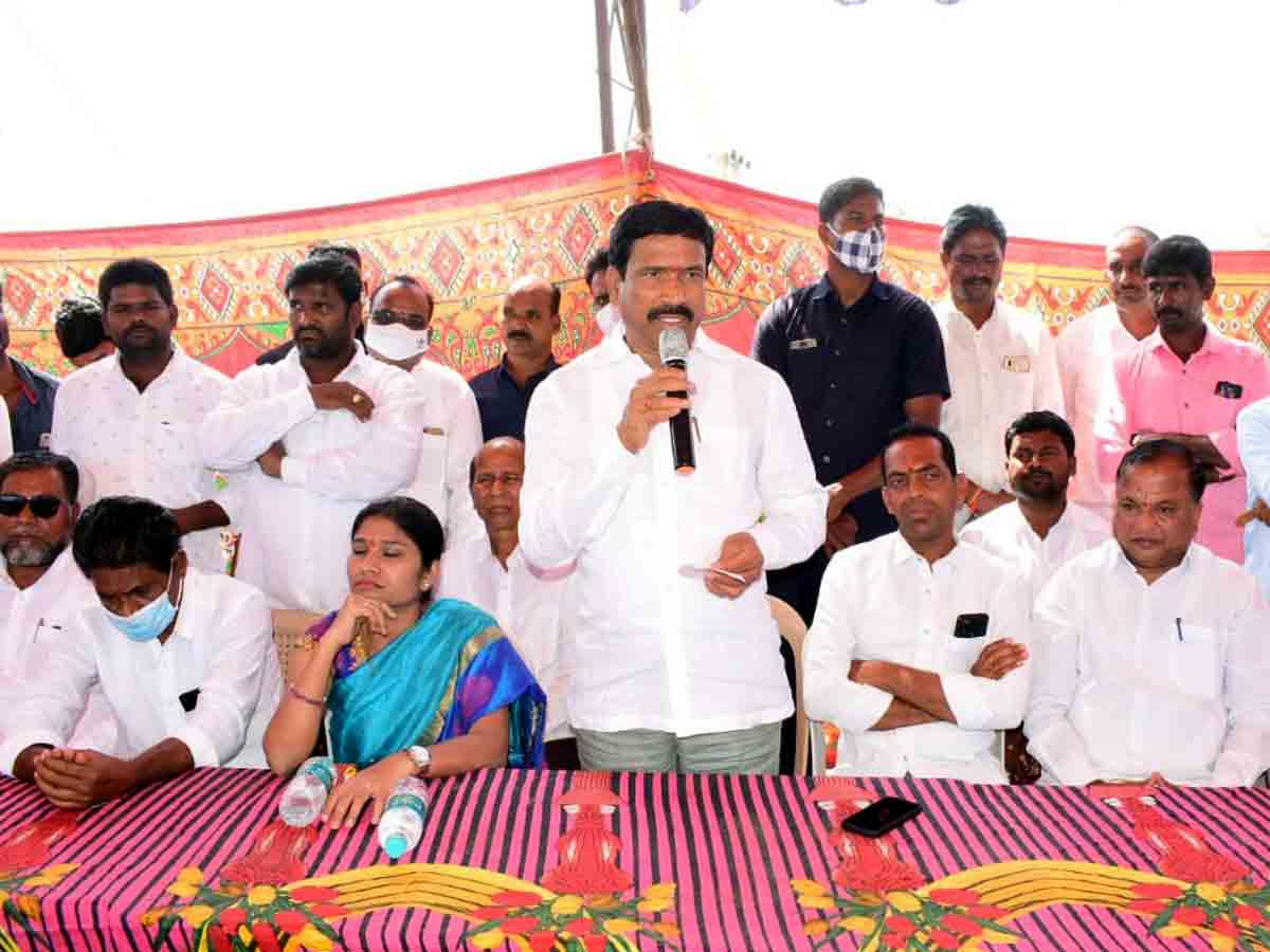 Vikarabad : గిరిజన తండాలకు రోడ్లు నిర్మిస్తాం.. ఎమ్మెల్యే పట్నం నరేందర్‌రెడ్డి