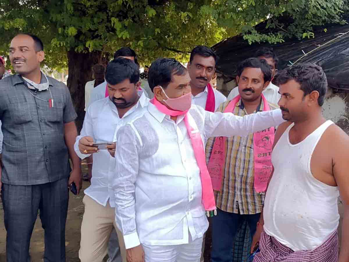 Shadnagar : ఇంటింటి ప్రచారంలో ఎమ్మెల్యే అంజయ్యయాదవ్‌