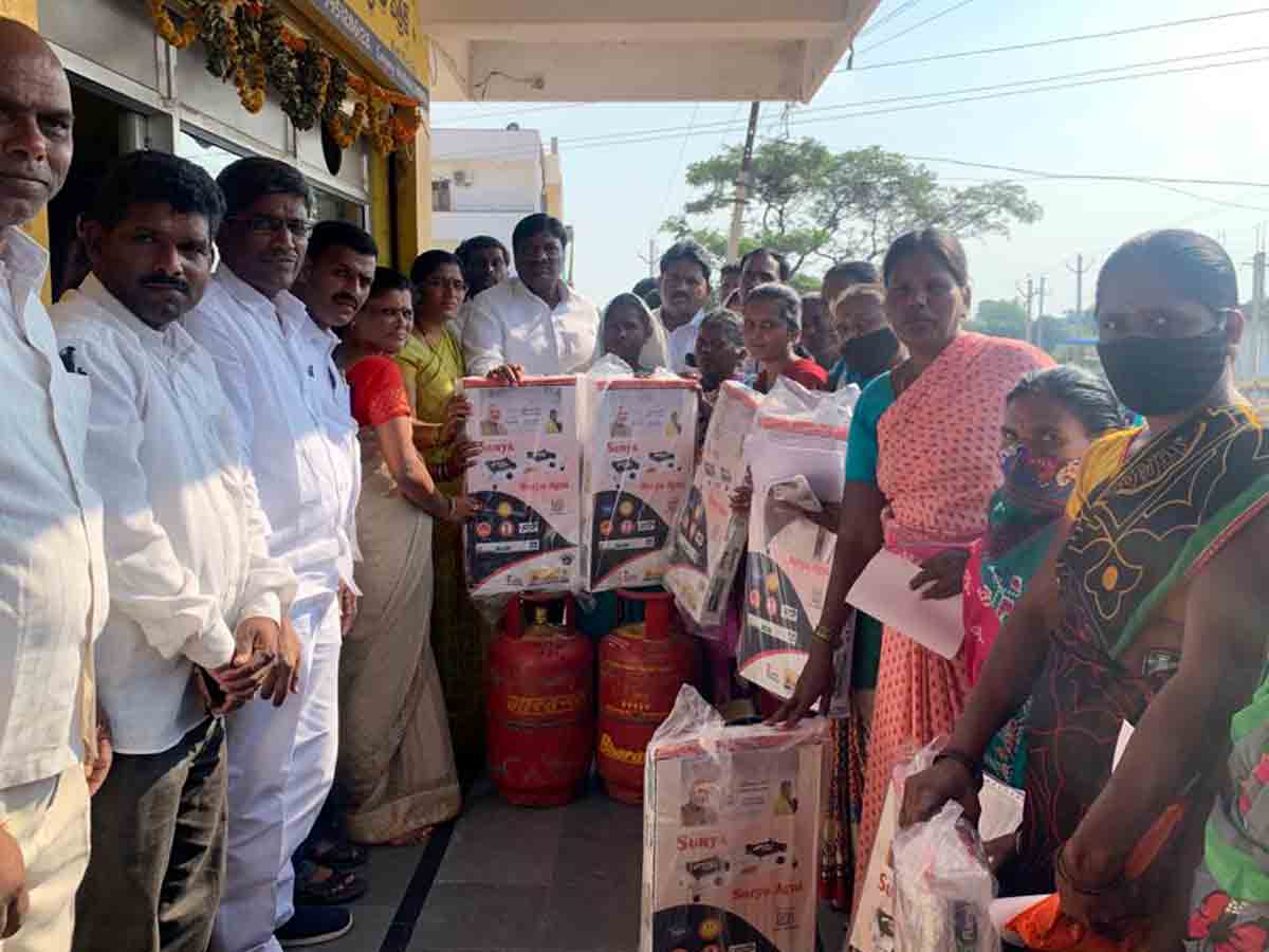 Vikarabad : అర్హులైన ప్రతి ఒక్కరూ ఉచిత గ్యాస్ తీసుకోవాలి.. పరిగి ఎమ్మెల్యే కొప్పుల మహేశ్‌రెడ్డి