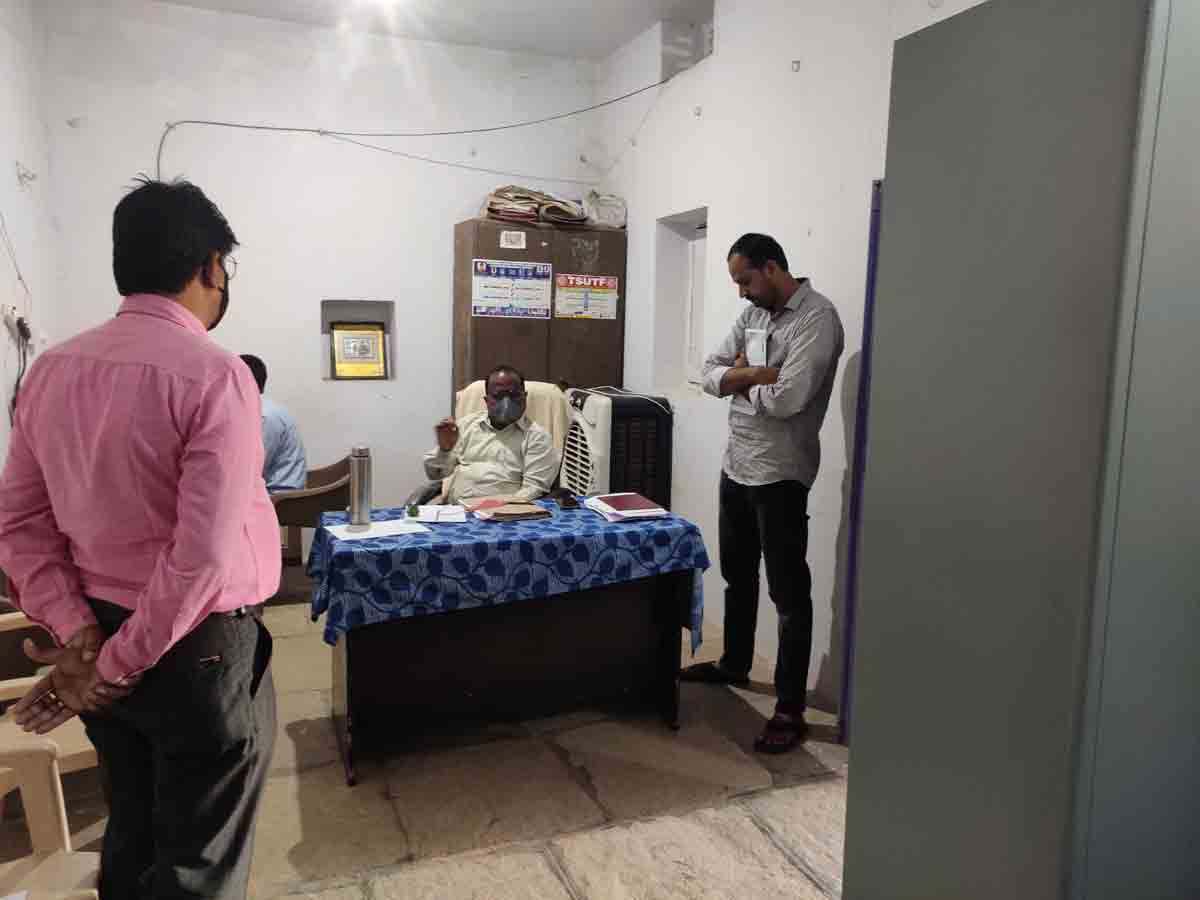 భవన నిర్మాణాలపై చర్యలేవీ?