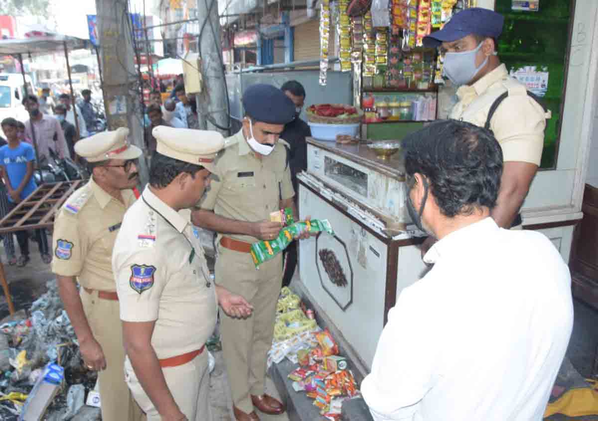 నిషేధిత మత్తు పదార్థాలపై కొరడా