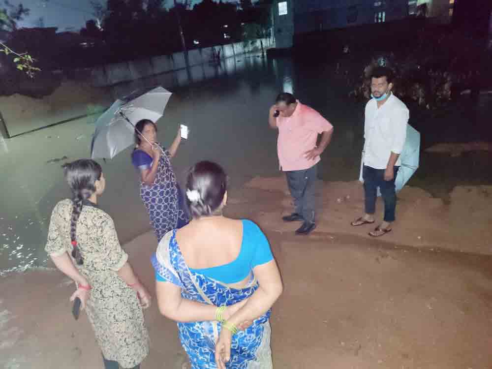 యుద్ధప్రాతిపదికగా పారిశుధ్య పనులు