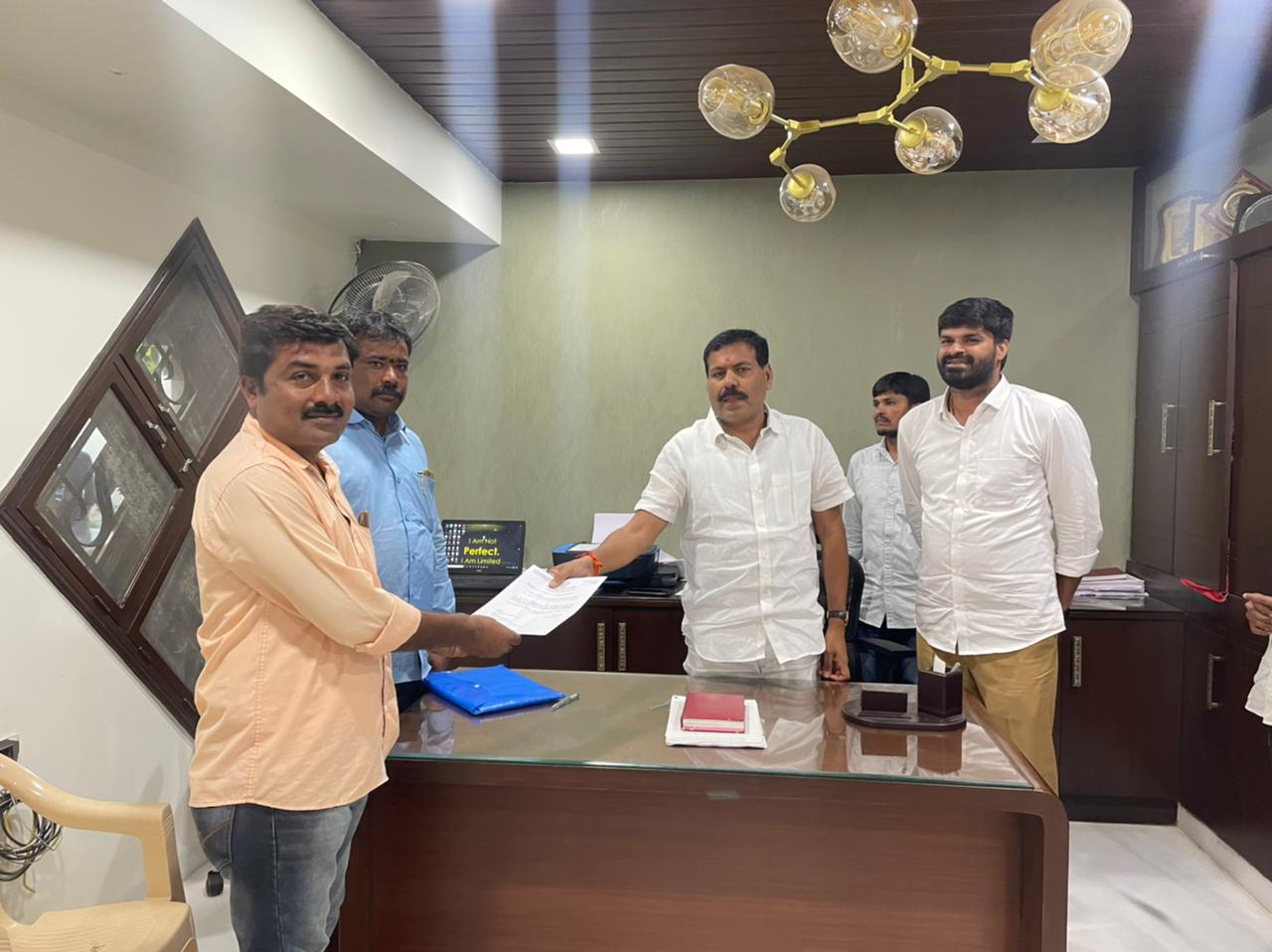 నిరుపేదలకు ఆదుకుంటున్నది తెలంగాణ ప్రభుత్వమే: ఎమ్మెల్యే బీరం హర్షవర్ధన్‌రెడ్డి